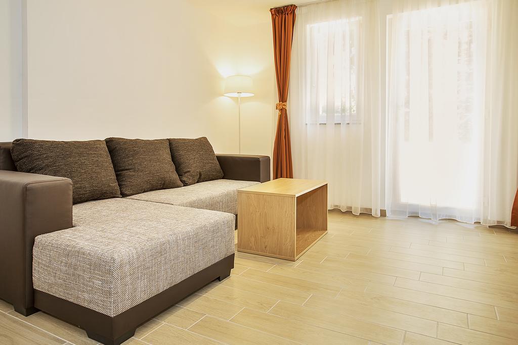 Residence Mediterraneo Baska  Ngoại thất bức ảnh