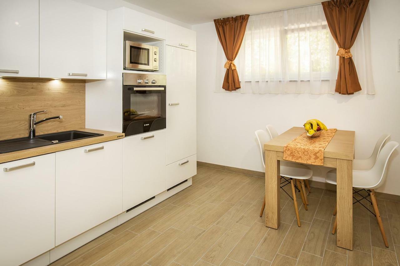 Residence Mediterraneo Baska  Ngoại thất bức ảnh