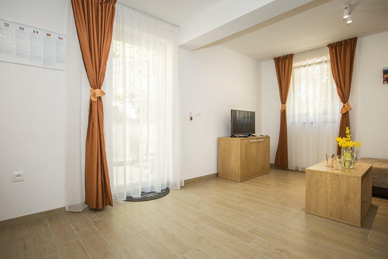 Residence Mediterraneo Baska  Ngoại thất bức ảnh