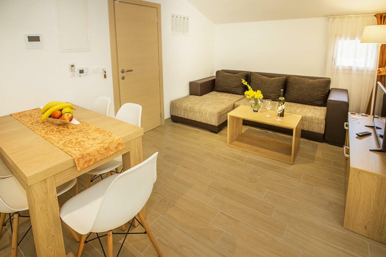 Residence Mediterraneo Baska  Ngoại thất bức ảnh